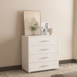 תמונת שידת 4 מגירות רחבה בגוון לבן עם טקסטורת עץ דגם פלמה PALMA 1