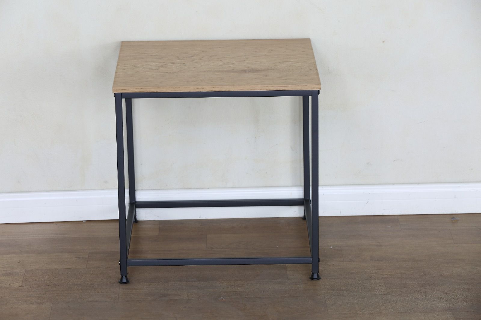 תמונת שולחן צד קפה לסלון מרובע דגם גלבוע GILBOA בגוון אלון 2