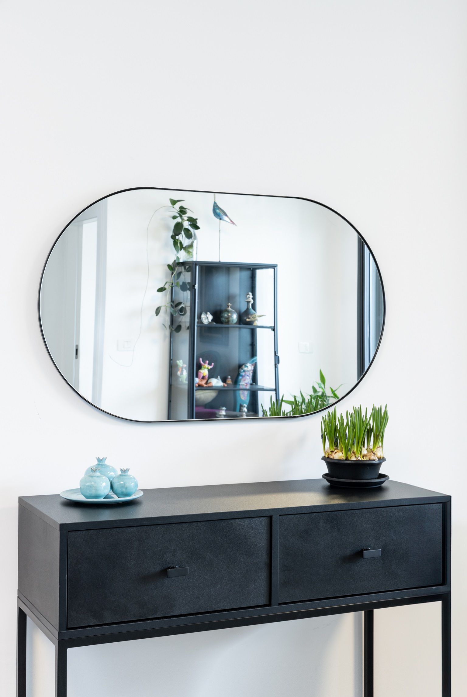 תמונת מראת גוף אובלית מסגרת מתכת דקה מידה 140X50 במגוון צבעים דגם אובלונג לארג' 6