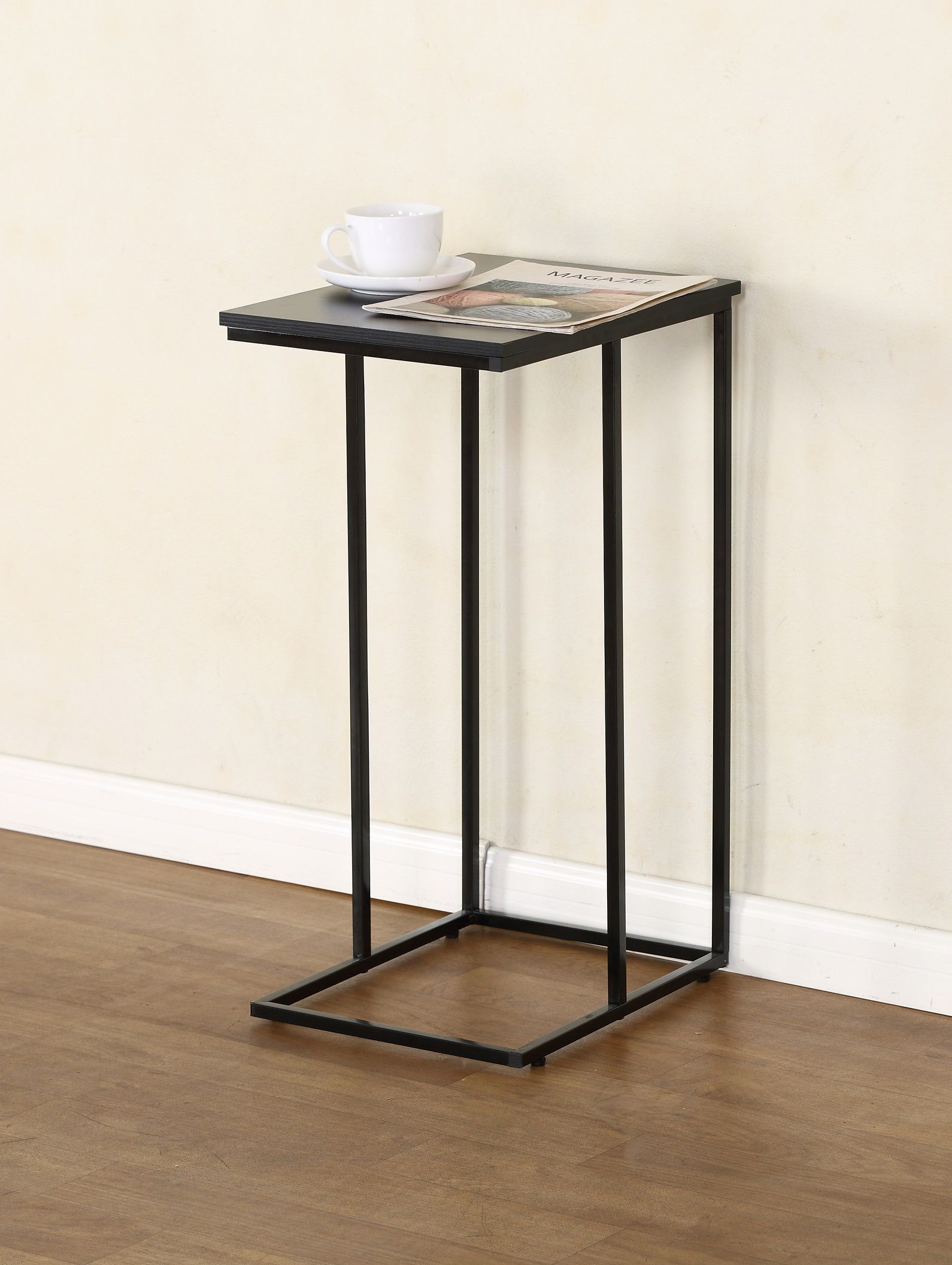 תמונת שולחן צד נשכן בגוון שחור עם רגליים מתכת מושחרת דגם ברזיל BRAZIL 4